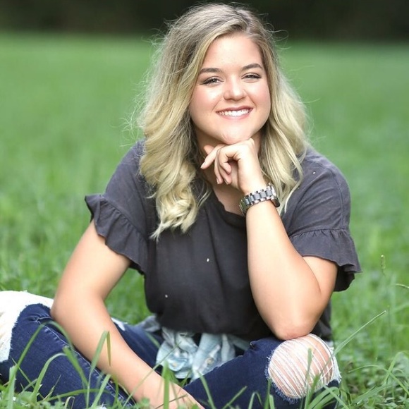 Meet your Posher, Makayla - Picture 1 of 1